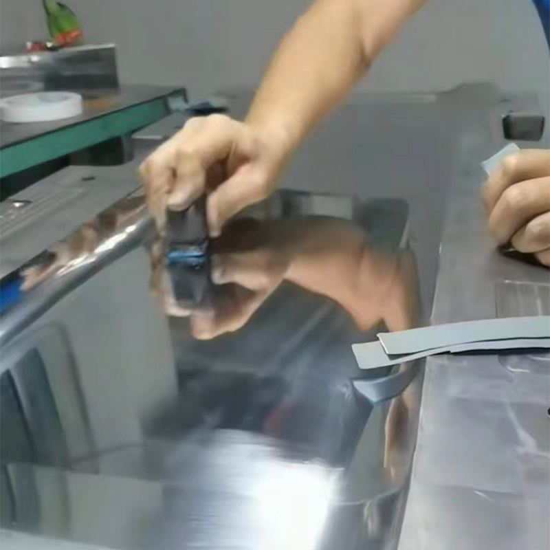 mold_making_mold_polishing_navimold