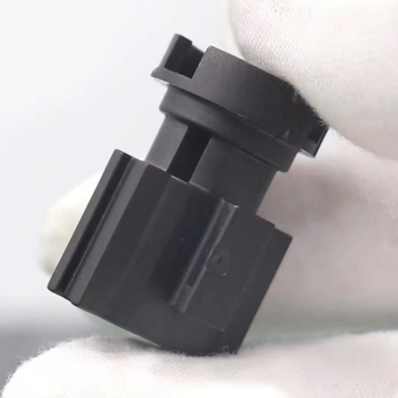 ppa_plastic_injection_molding_automotive_connectors_navimold